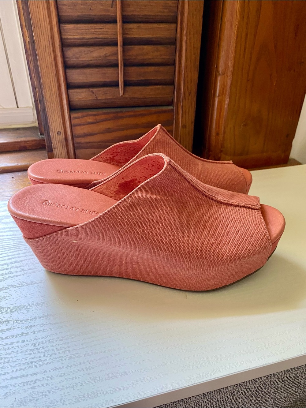 Chocolat Blu Coral Canvas Wedge Mule Sandals | Women’s Size 8.5